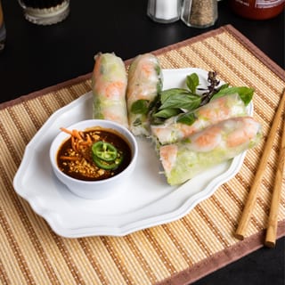 04. Shrimp spring rolls with fresh salad - gỏi cuốn