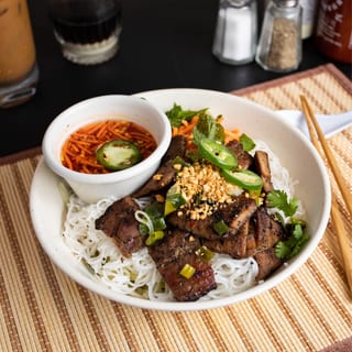 15. Pork shish kebab vermicelli - bún thịt nướng