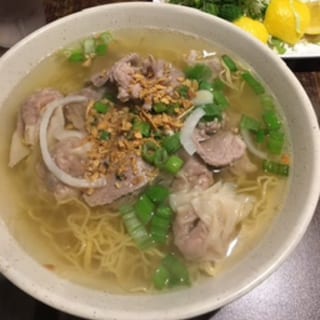 12. VN wonton (pork) egg noodle soup - mì hoành thánh